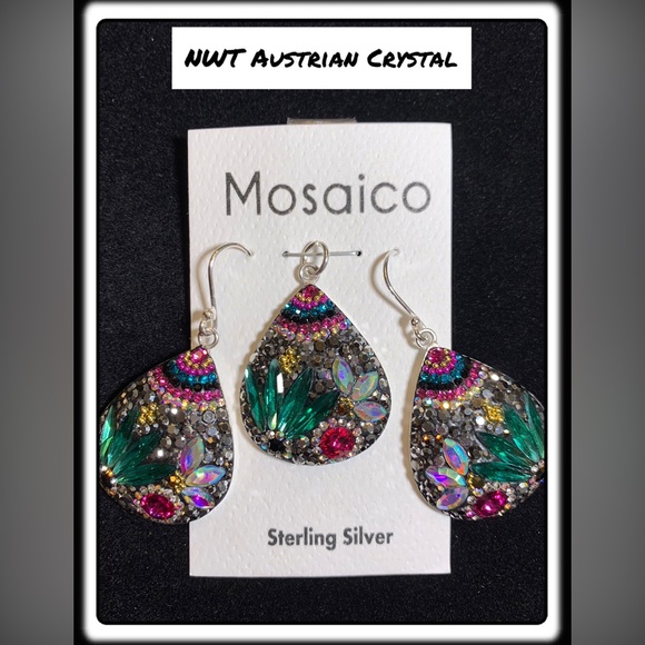 Mosaico Jewelry - NWT Mosaico Austrian Crystal pendant necklace & earrings 💕💕 new line! 💕💕